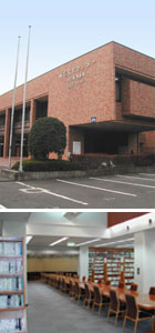 図書館の外観と館内の写真